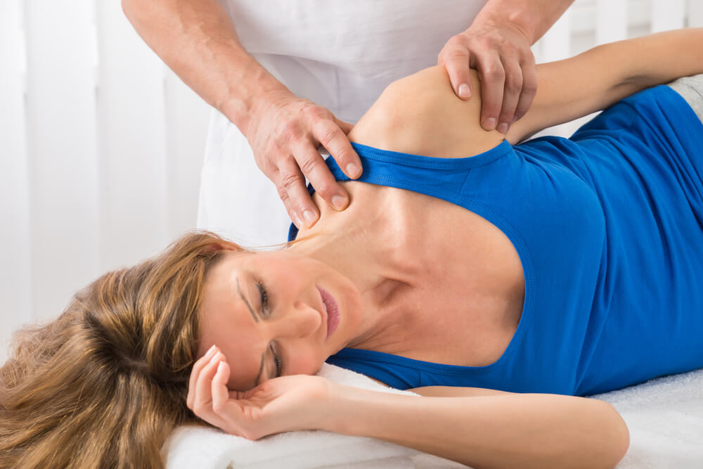 frozen shoulder pain down arm