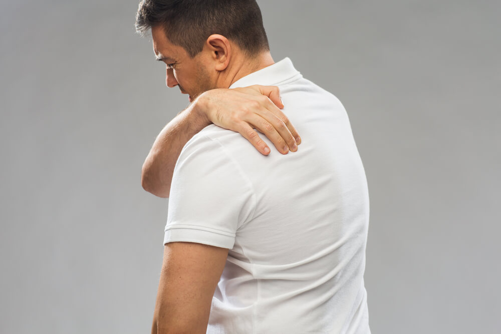 pulled muscle in middle back
