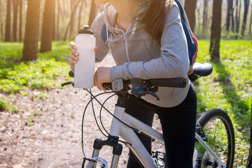 What can I do to avoid knee pain when cycling? shutterstock 620658326 cycling knee pain