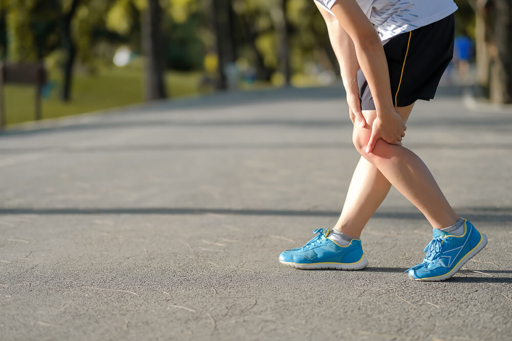 knee pain when walking