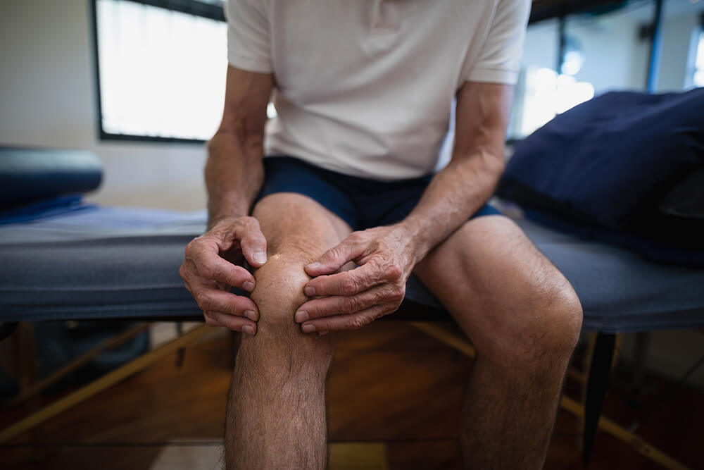 Knee popping after ACL surgery? Learn why & what to do about it