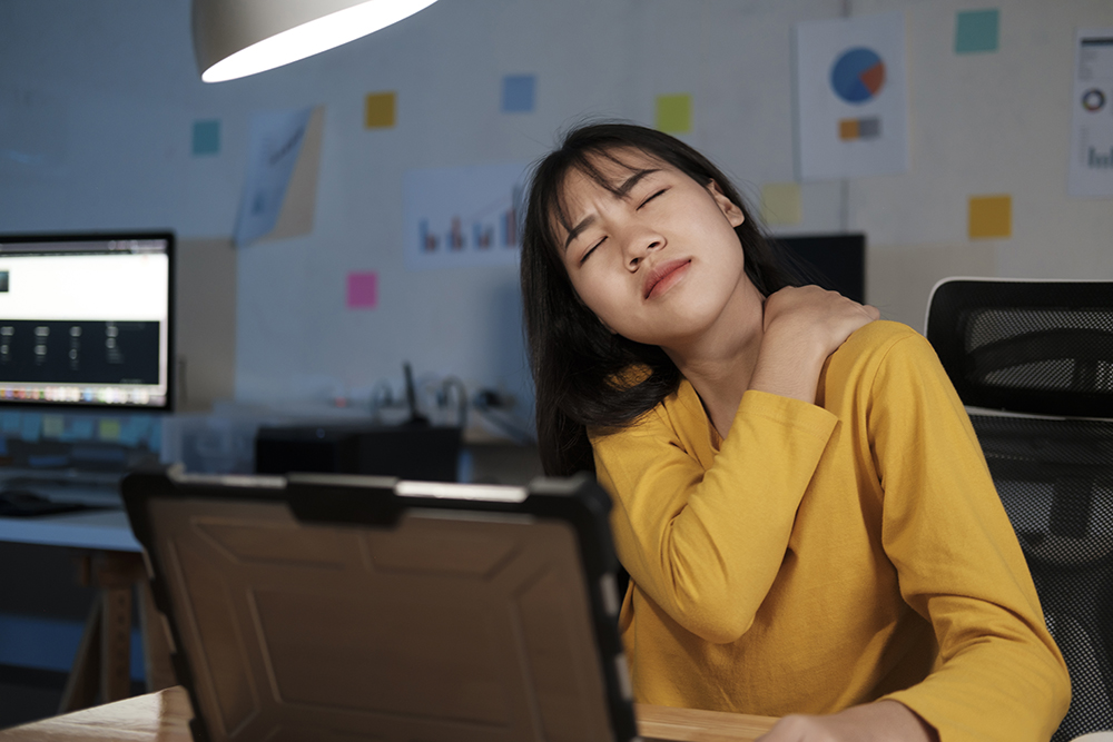 5 feasible explanations for that burning sensation in your neck and shoulder shoulder pain