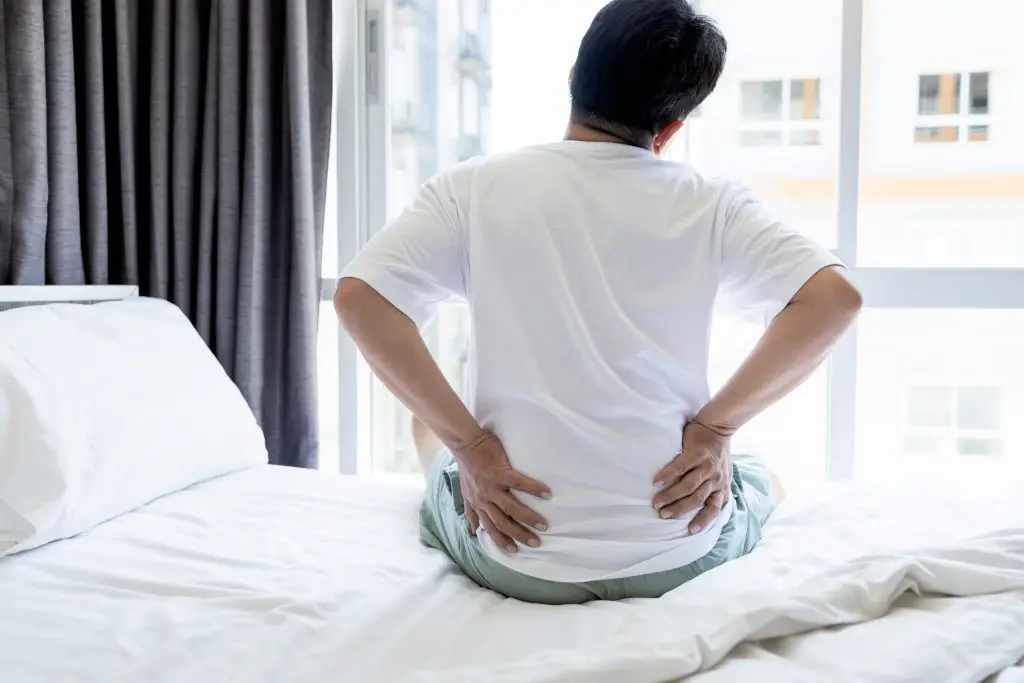Does Heat or Ice Help SI Joint Pain? AdobeStock 606710872 does heat or ice help si joint pain? hip pain