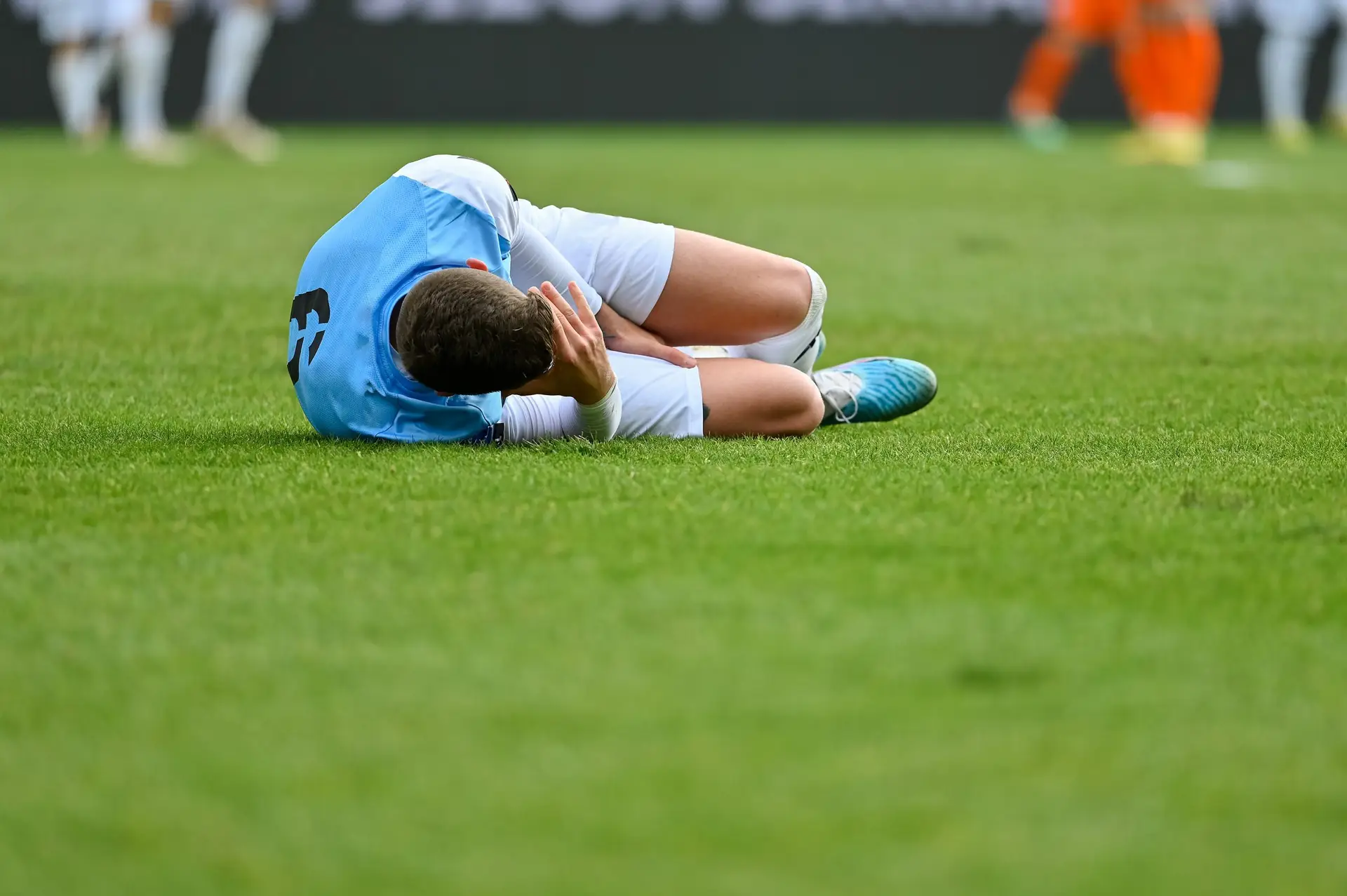 Do I Have a Concussion? | How to Tell if You Have a Concussion AdobeStock 572960360 scaled Do I Have a Concussion? | How to Tell if You Have a Concussion
